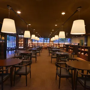 嵯峨岚山比纳里奥酒店 4* 京都